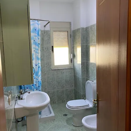 شقة Comfy One-bedroom Flat In Golem, 1br, 2 Sofas غوليم