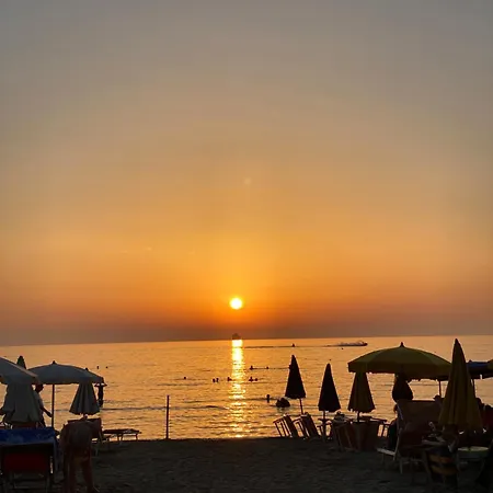 Comfy One-bedroom Flat In Golem, 1br, 2 Sofas شقة *