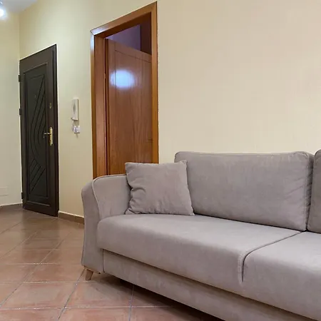 Comfy One-bedroom Flat In Golem, 1br, 2 Sofas شقة غوليم