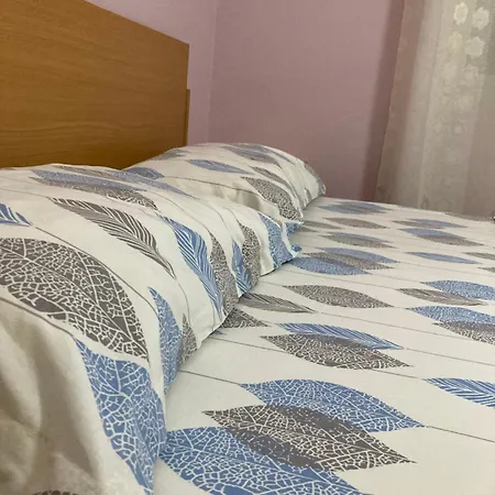 Comfy One-bedroom Flat In Golem, 1br, 2 Sofas *