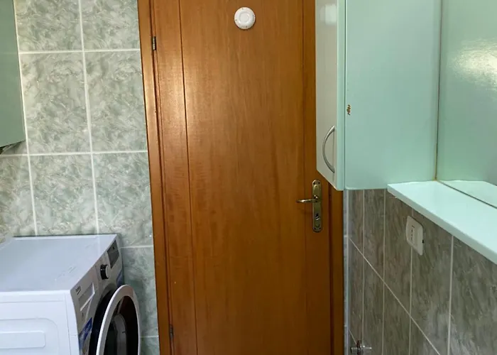 Comfy One-bedroom Flat In Golem, 1br, 2 Sofas 格勒姆