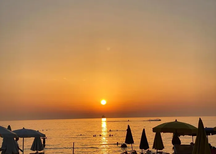 Comfy One-bedroom Flat In Golem, 1br, 2 Sofas 公寓 *