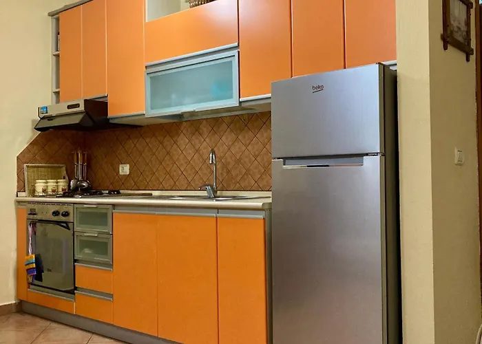 Comfy One-bedroom Flat In Golem, 1br, 2 Sofas 公寓 格勒姆