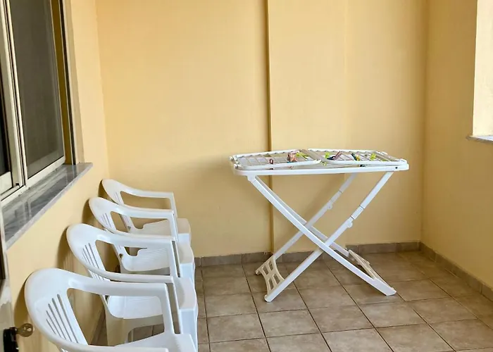 Comfy One-bedroom Flat In Golem, 1br, 2 Sofas